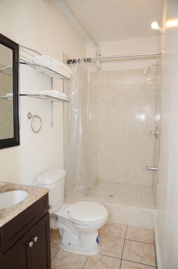Bascombe Apartments Кингстаун Екстериор снимка
